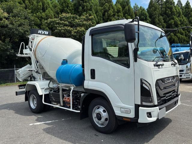 ISUZU FORWARD 2025