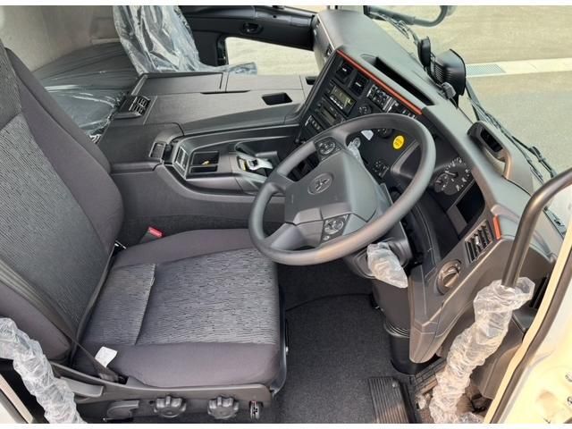 MITSUBISHI FUSOU SUPER GREAT 2025