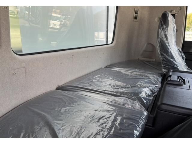 MITSUBISHI FUSOU SUPER GREAT 2025