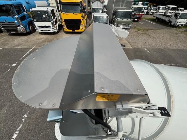 MITSUBISHI FUSOU FIGHTER 2025