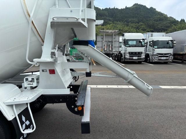 MITSUBISHI FUSOU FIGHTER 2025