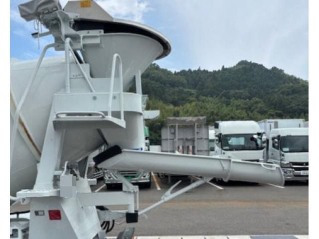 MITSUBISHI FUSOU FIGHTER 2025