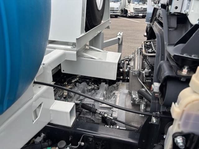 MITSUBISHI FUSOU FIGHTER 2025