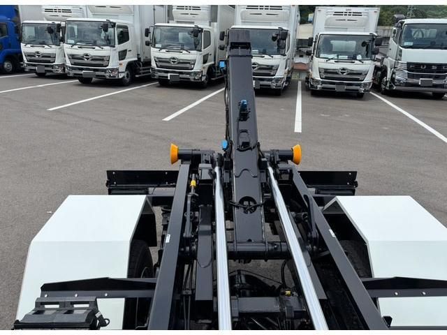 MITSUBISHI FUSOU FIGHTER 2025