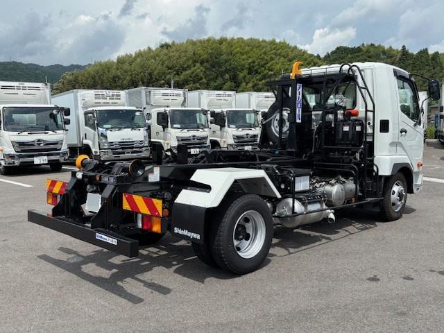 MITSUBISHI FUSOU FIGHTER 2025