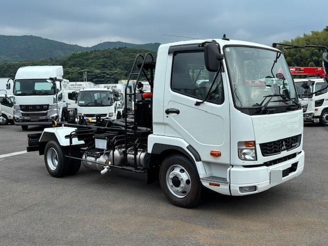 MITSUBISHI FUSOU FIGHTER 2025