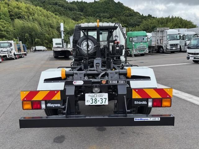 MITSUBISHI FUSOU FIGHTER 2025