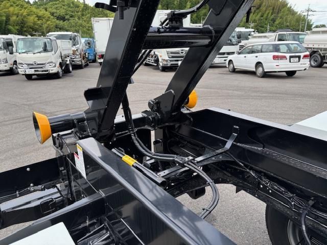 MITSUBISHI FUSOU FIGHTER 2025