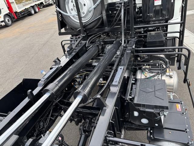 MITSUBISHI FUSOU FIGHTER 2025