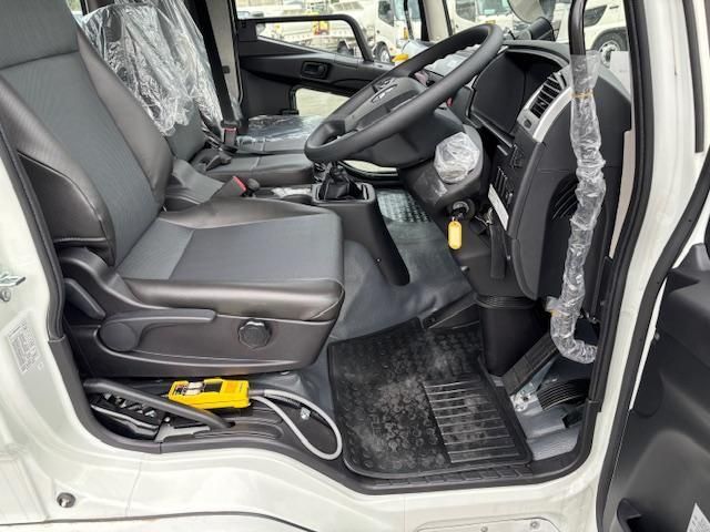 MITSUBISHI FUSOU FIGHTER 2025