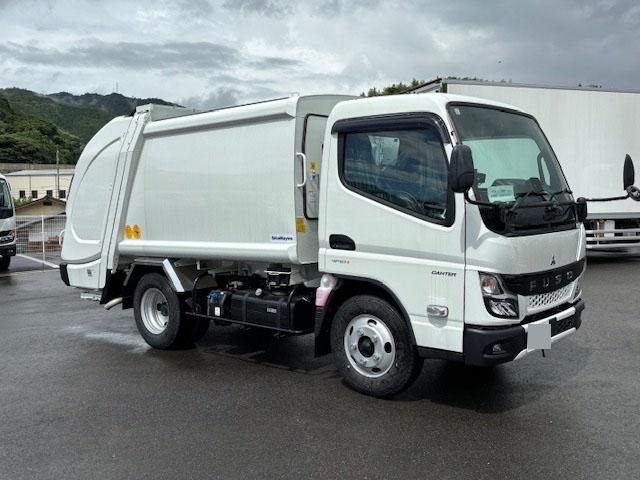 MITSUBISHI CANTER 2024