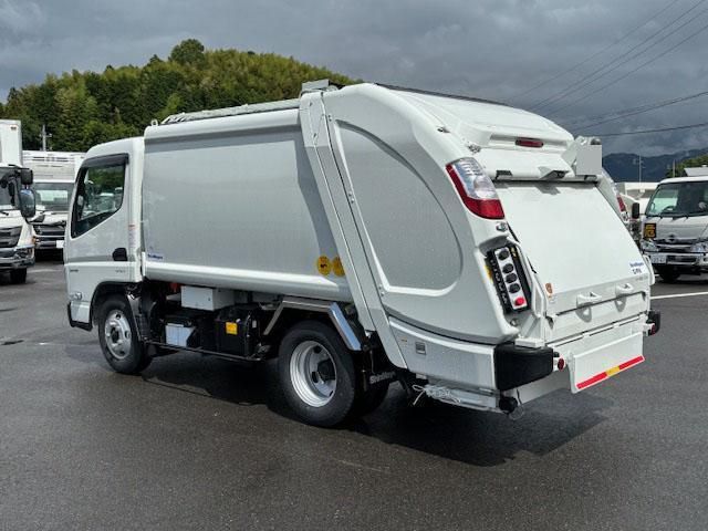 MITSUBISHI CANTER 2024
