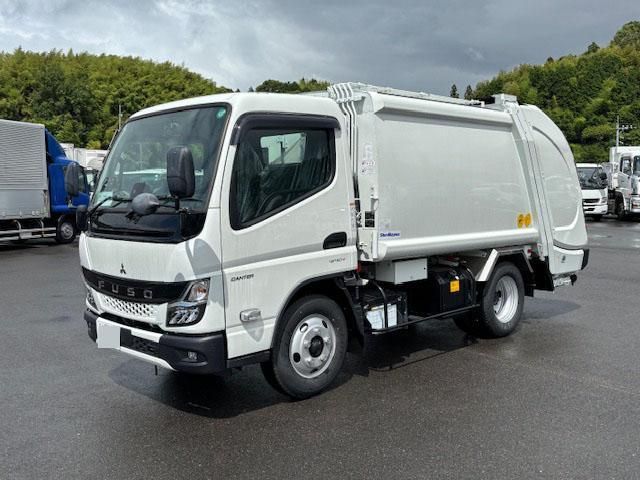 MITSUBISHI CANTER 2024