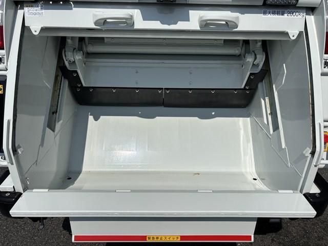 MITSUBISHI CANTER 2024