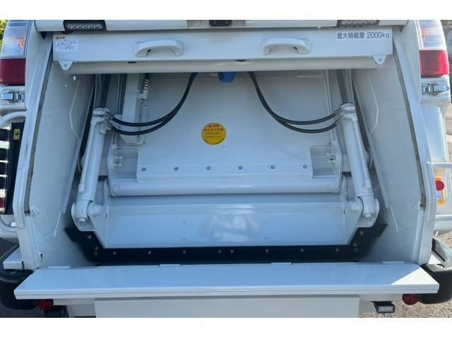 MITSUBISHI CANTER 2024