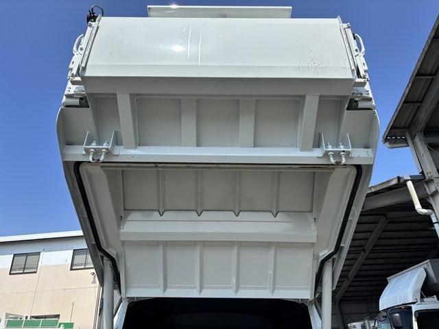 MITSUBISHI CANTER 2024