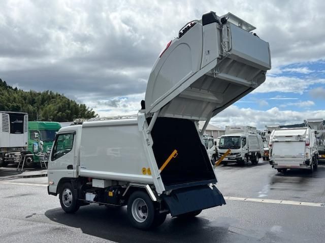 MITSUBISHI CANTER 2024