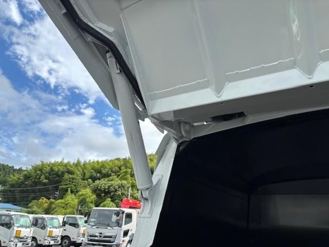 MITSUBISHI CANTER 2024