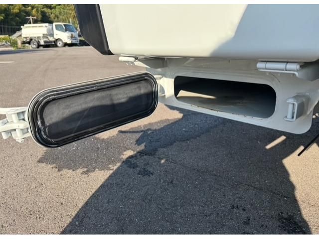 MITSUBISHI CANTER 2024