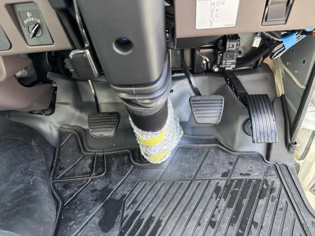 MITSUBISHI CANTER 2024