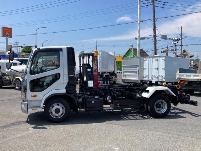 MITSUBISHI FUSOU FIGHTER 2025