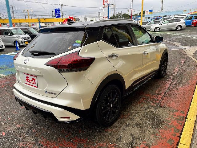 NISSAN KICKS 2021