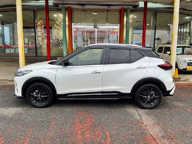 NISSAN KICKS 2021