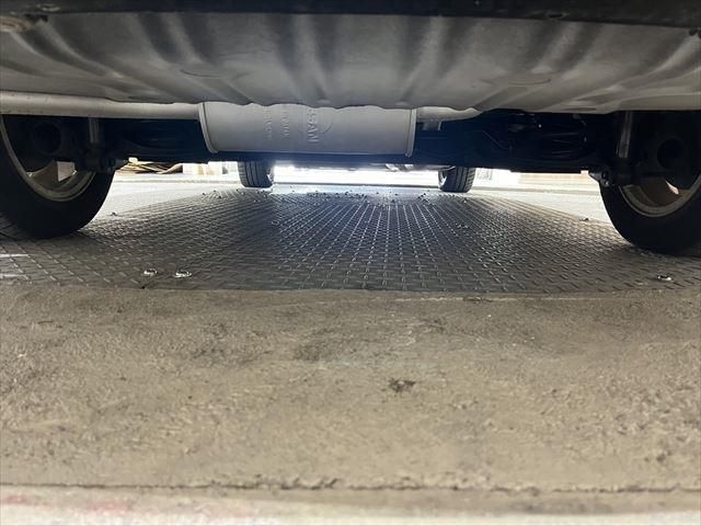 NISSAN SERENA  WG 2012