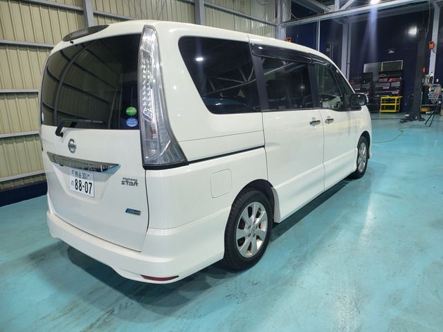 NISSAN SERENA  S-HYBRID 2013