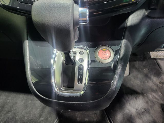 NISSAN SERENA  S-HYBRID 2013