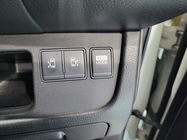 NISSAN SERENA  S-HYBRID 2013