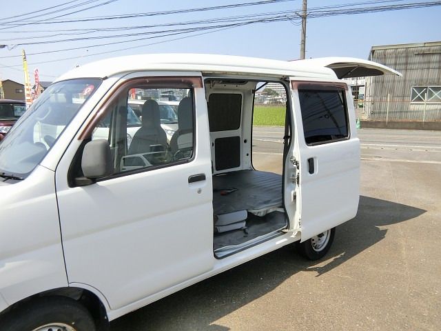 DAIHATSU HIJET CARGO 2012