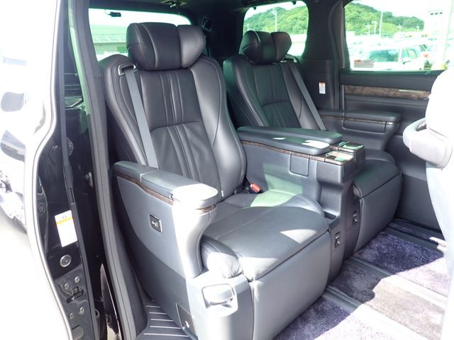 TOYOTA ALPHARD hybrid 4WD 2018