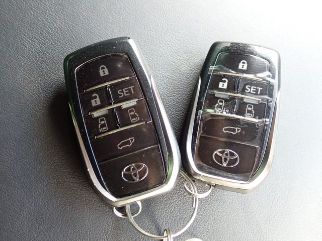 TOYOTA ALPHARD hybrid 4WD 2018