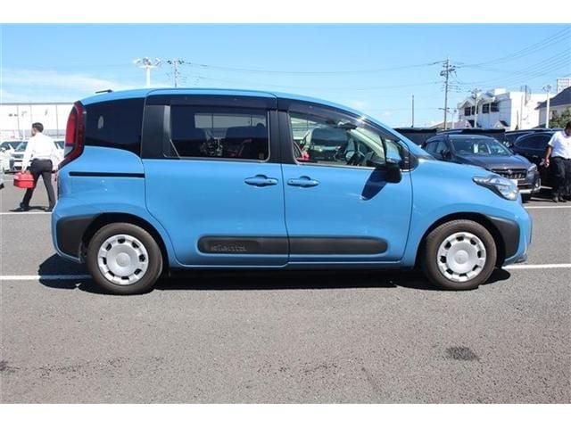 TOYOTA SIENTA HYBRID 2023