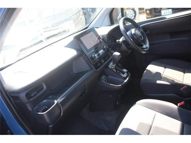 TOYOTA SIENTA HYBRID 2023