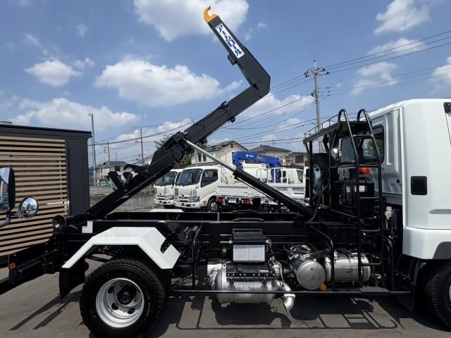 MITSUBISHI FUSOU FIGHTER 2025