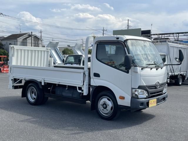 TOYOTA DYNA 2018