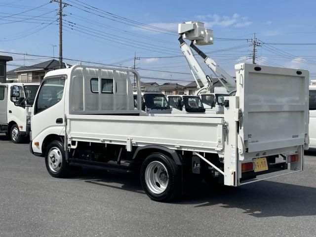 TOYOTA DYNA 2018