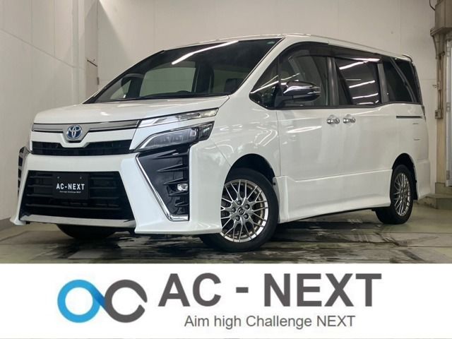 TOYOTA VOXY HYBRID 2021