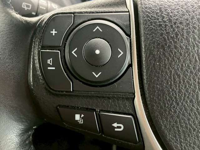 TOYOTA VOXY HYBRID 2021