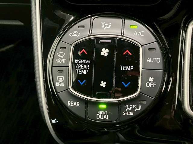 TOYOTA VOXY HYBRID 2021