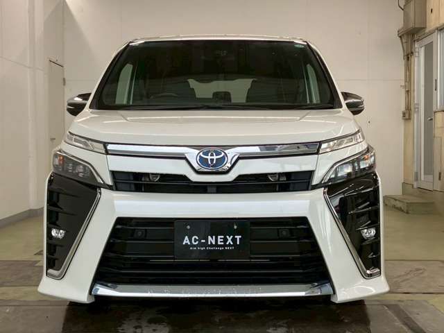 TOYOTA VOXY HYBRID 2021