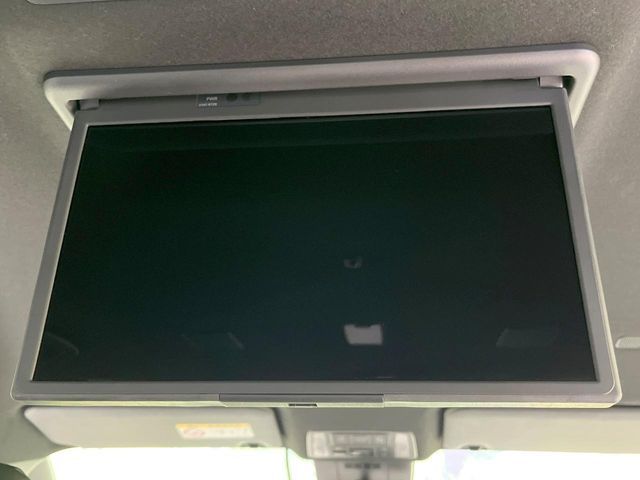 TOYOTA VOXY HYBRID 2023