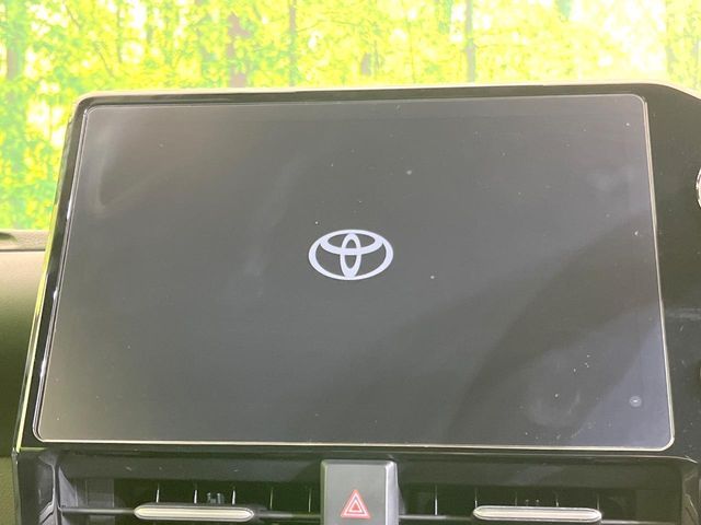 TOYOTA VOXY HYBRID 2023