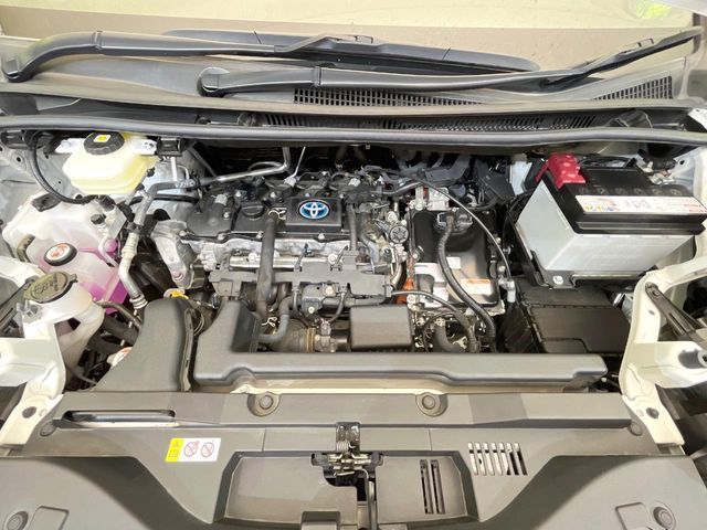 TOYOTA VOXY HYBRID 2023