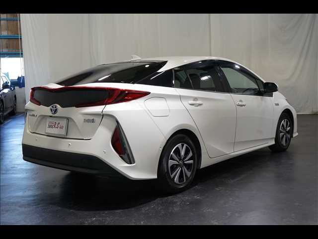 TOYOTA PRIUS PHV 2018