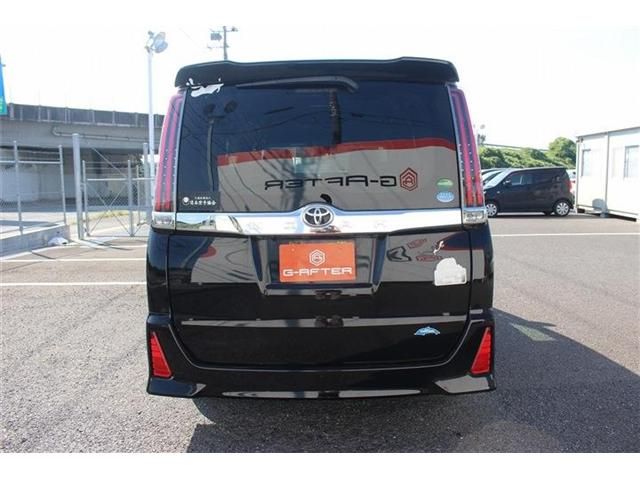 TOYOTA NOAH 2017