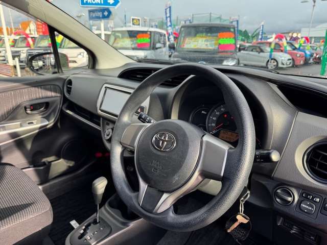 TOYOTA VITZ 2014
