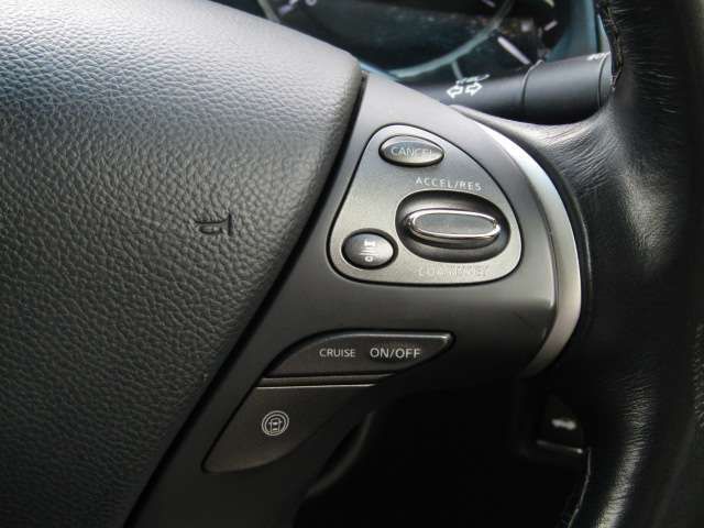 NISSAN CIMA HYBRID 2017